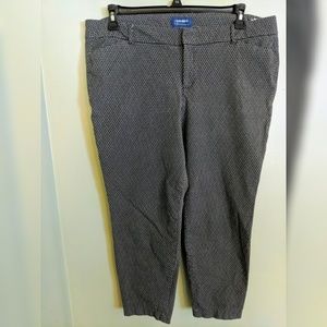 Old Navy pixi mid-rise capris